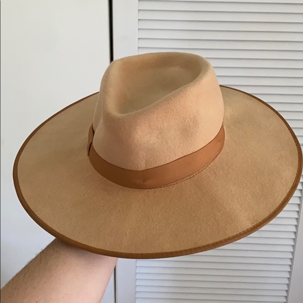 Lack of color teak rancher